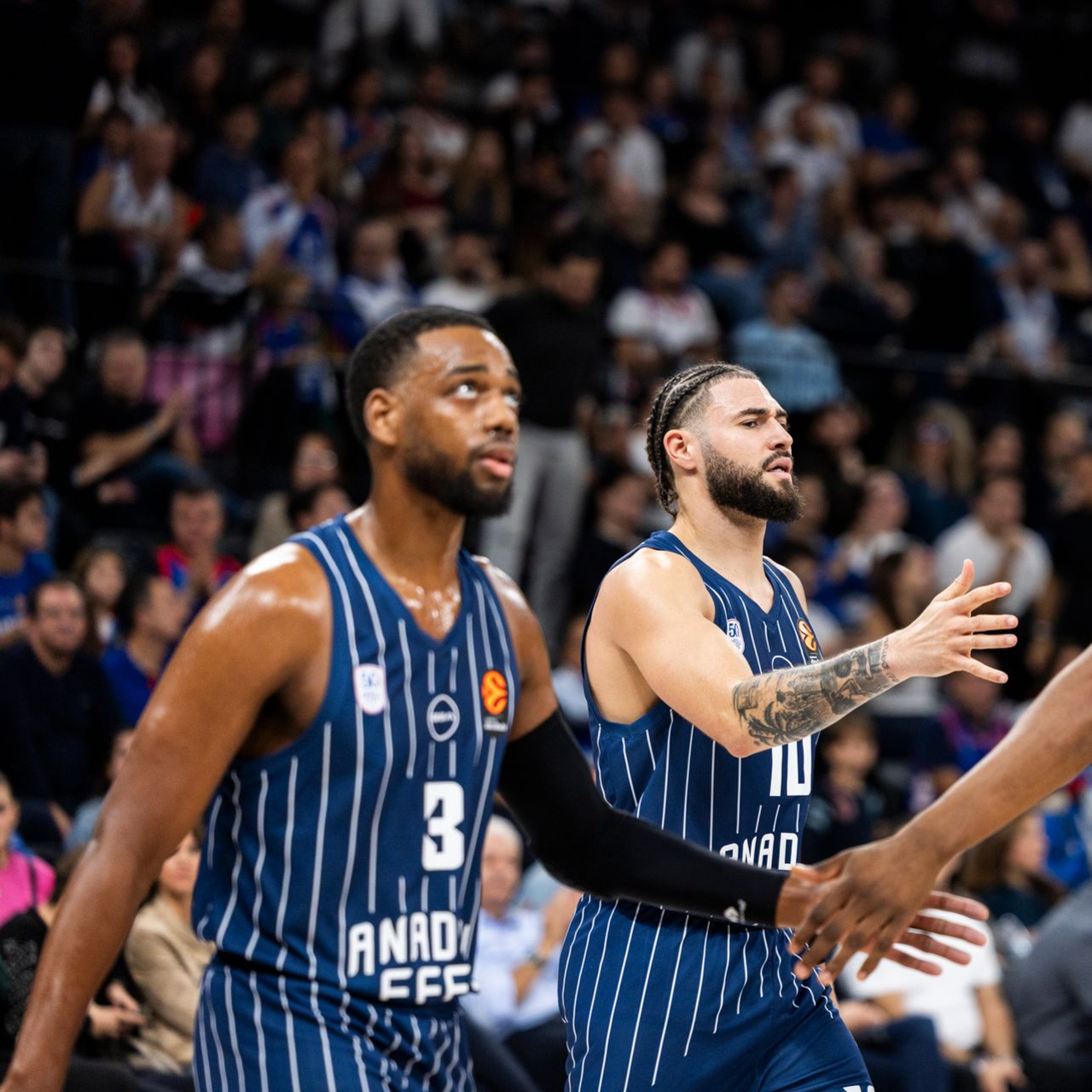Anadolu Efes Paris'te galip!
