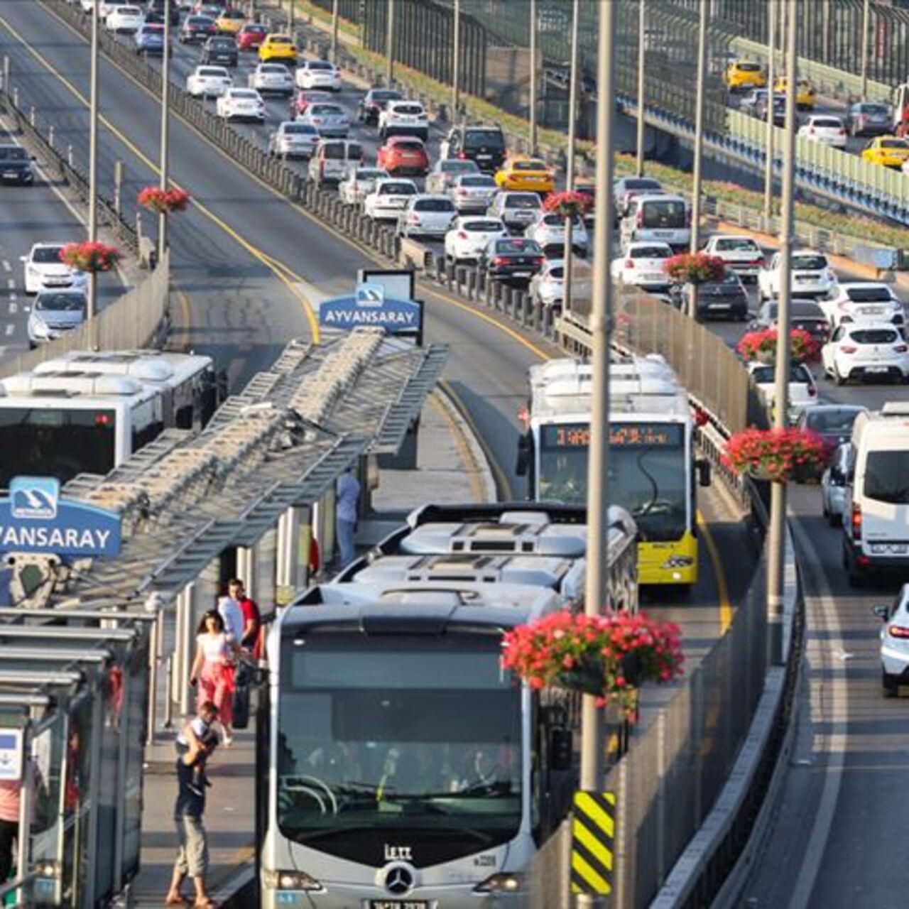 Bugün toplu taşıma ücretsiz mi?