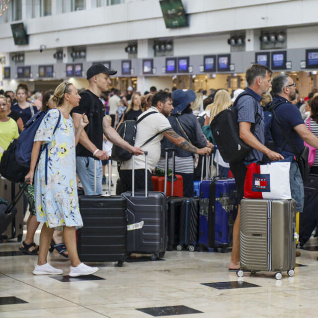 Antalya'da yabancı turist sayısı 16 milyonu geçti