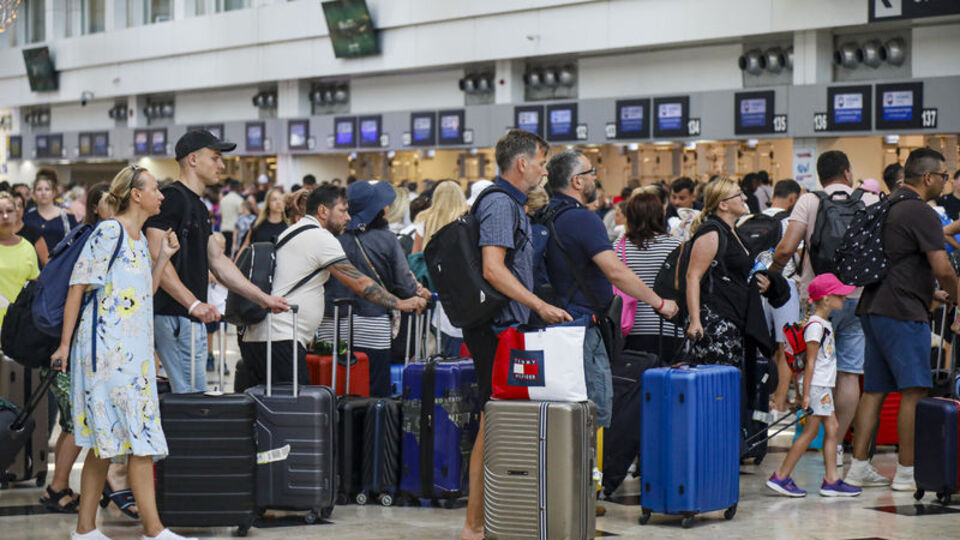 Antalya'da yabancı turist sayısı 16 milyonu geçti
