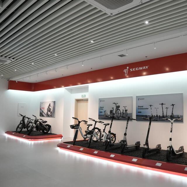 Küresel iş ortaklarıyla bir araya geldi