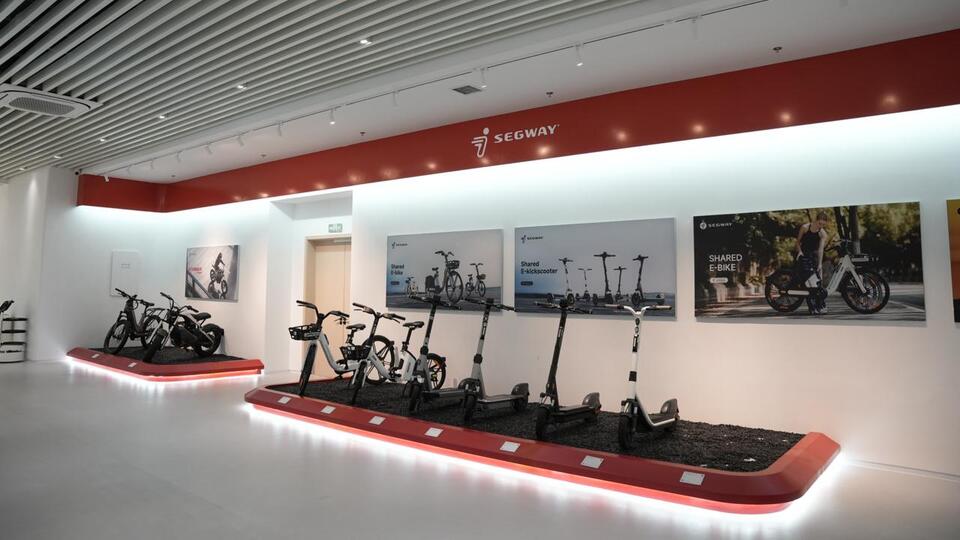 Küresel iş ortaklarıyla bir araya geldi