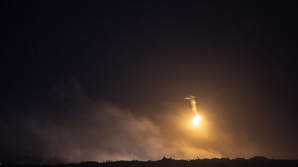 İsrail ateşkese rağmen Gazze'ye saldırdı!