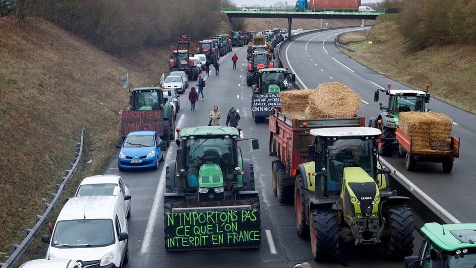Fransa'da çiftçiler ve hükümet arasında anlaşmazlık