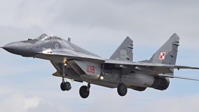 Polonya savaş uçakları Rus keşif uçağını engelledi