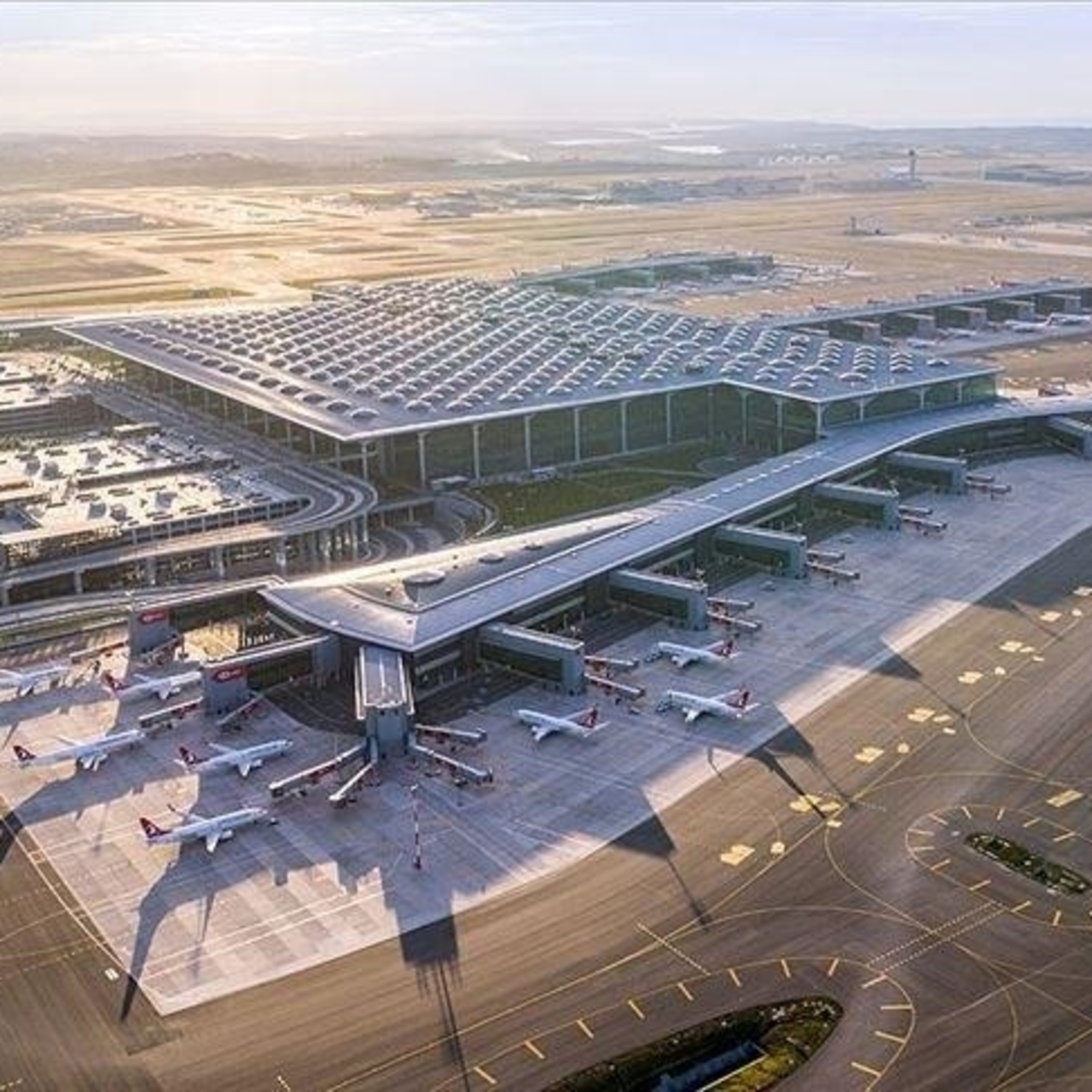 İstanbul Havalimanı 7. yaşına Avrupa'nın en yoğun havalimanı olarak girdi