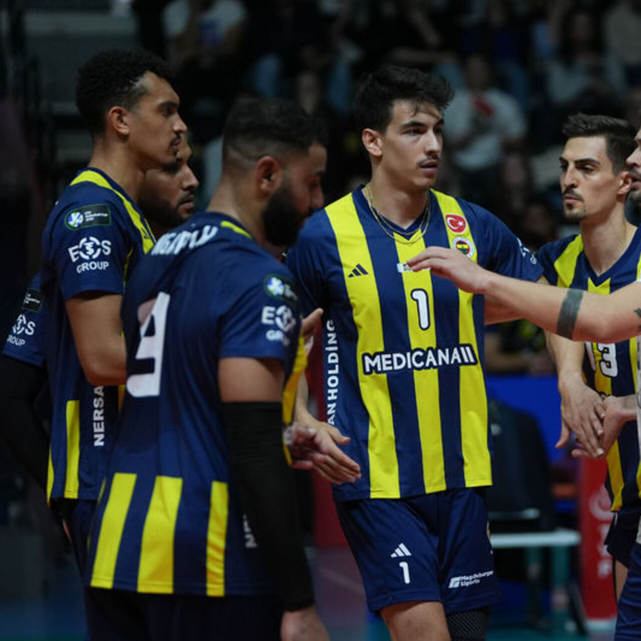 Fenerbahçe Medicana, Spor Toto'ya set vermedi!