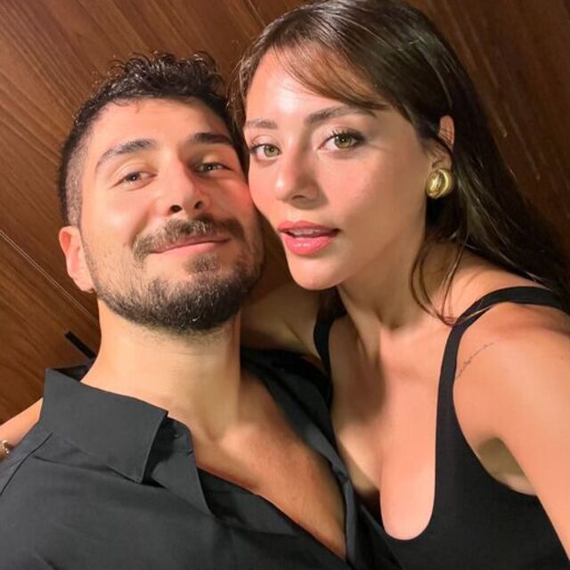 Âşıklardan ayna pozu