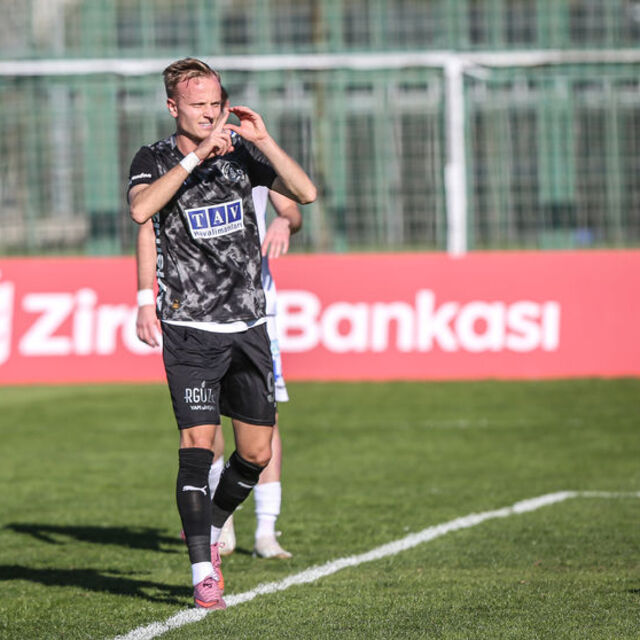 Alanyaspor deplasmanda turladı!