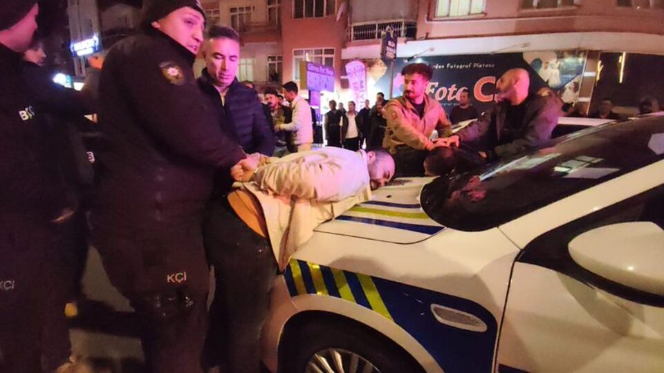 Polise tekme atan alkollü sürücüye gözaltı