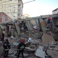 Gebze'de 7 katlı bina çöktü! Aynı aileden 4 kişi öldü!