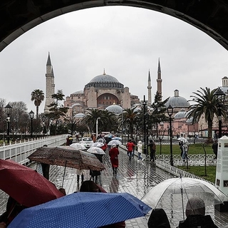 Turizmde 64 milyar dolar gelir beklentisi