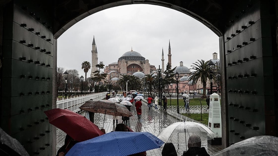 Turizmde 64 milyar dolar gelir beklentisi