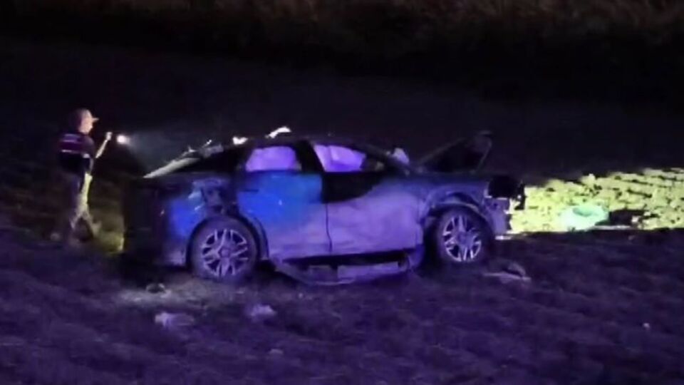 Lastiği patlayan otomobil takla attı: 1 ölü, 2 yaralı