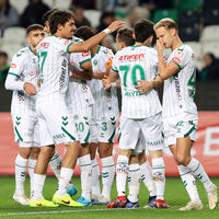 Konyaspor dokuz kişiyle turladı!