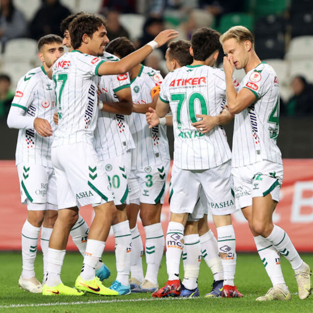 Konyaspor dokuz kişiyle turladı!