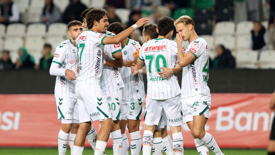 Konyaspor dokuz kişiyle turladı!