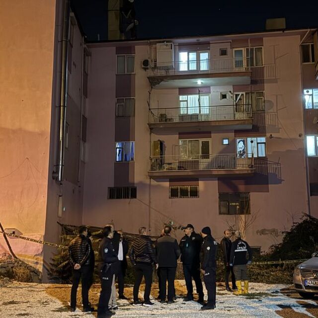 Çatıdan düşen kişi hayatını kaybetti