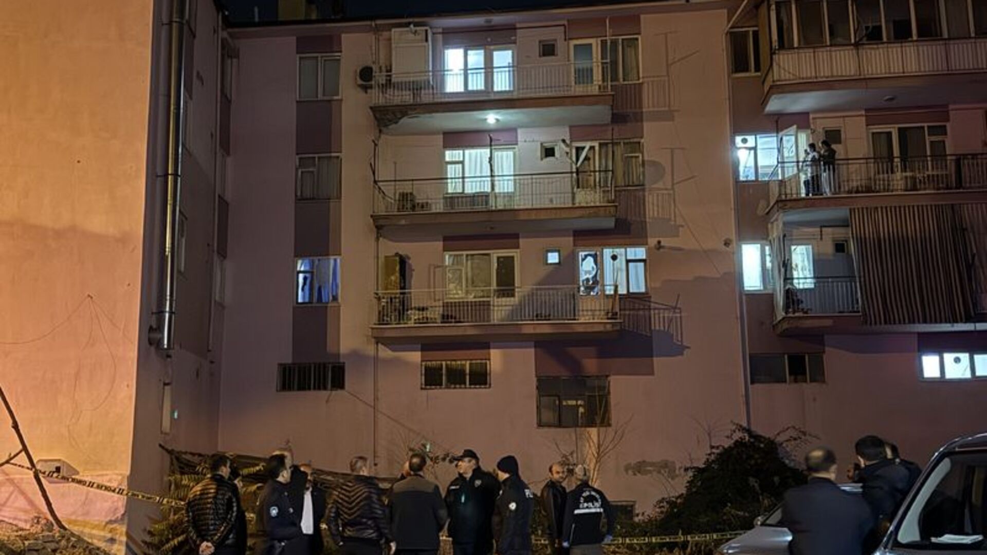 Burdur'da Yaşanan Feci Kaza: Çatıdan Düşen Genç Hayatını Kaybetti