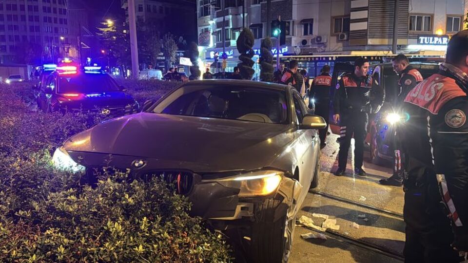 Dur ihtarına uymayıp kaçarken kaza yaptı