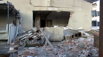 Termosifon patladı, duvarlar yıkıldı!