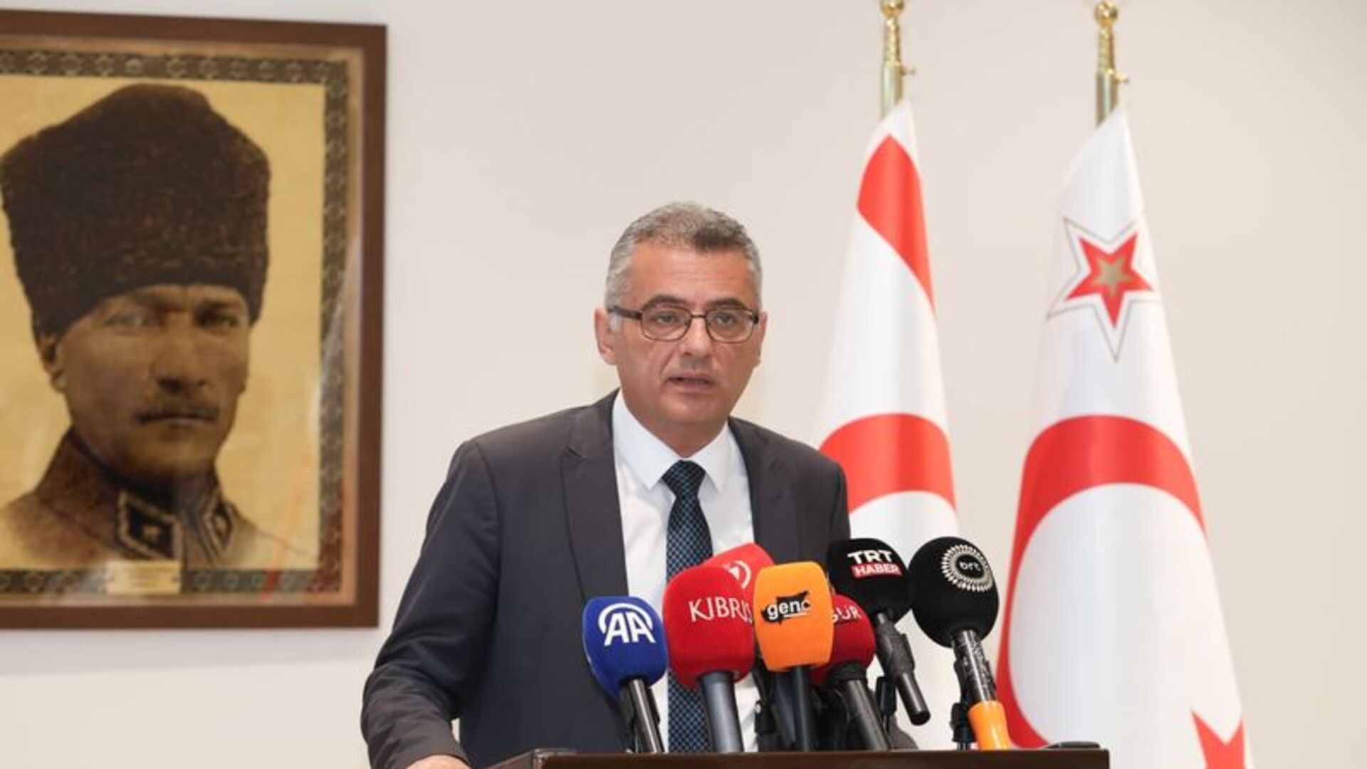 KKTC'de Tarihi Görüşme: Erhurman ve Hristodulidis Doğrudan Temasta!