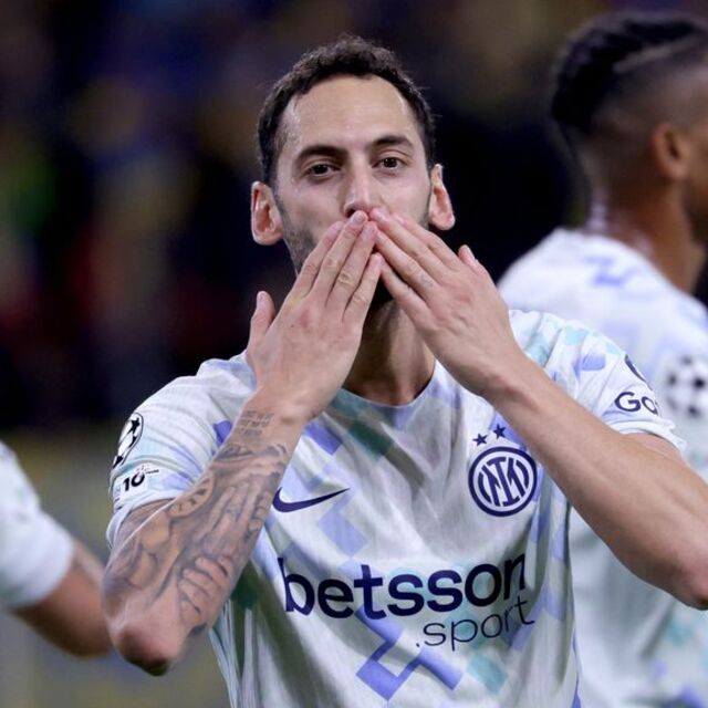 İtalya basınından Hakan'a tam sayfa övgü!