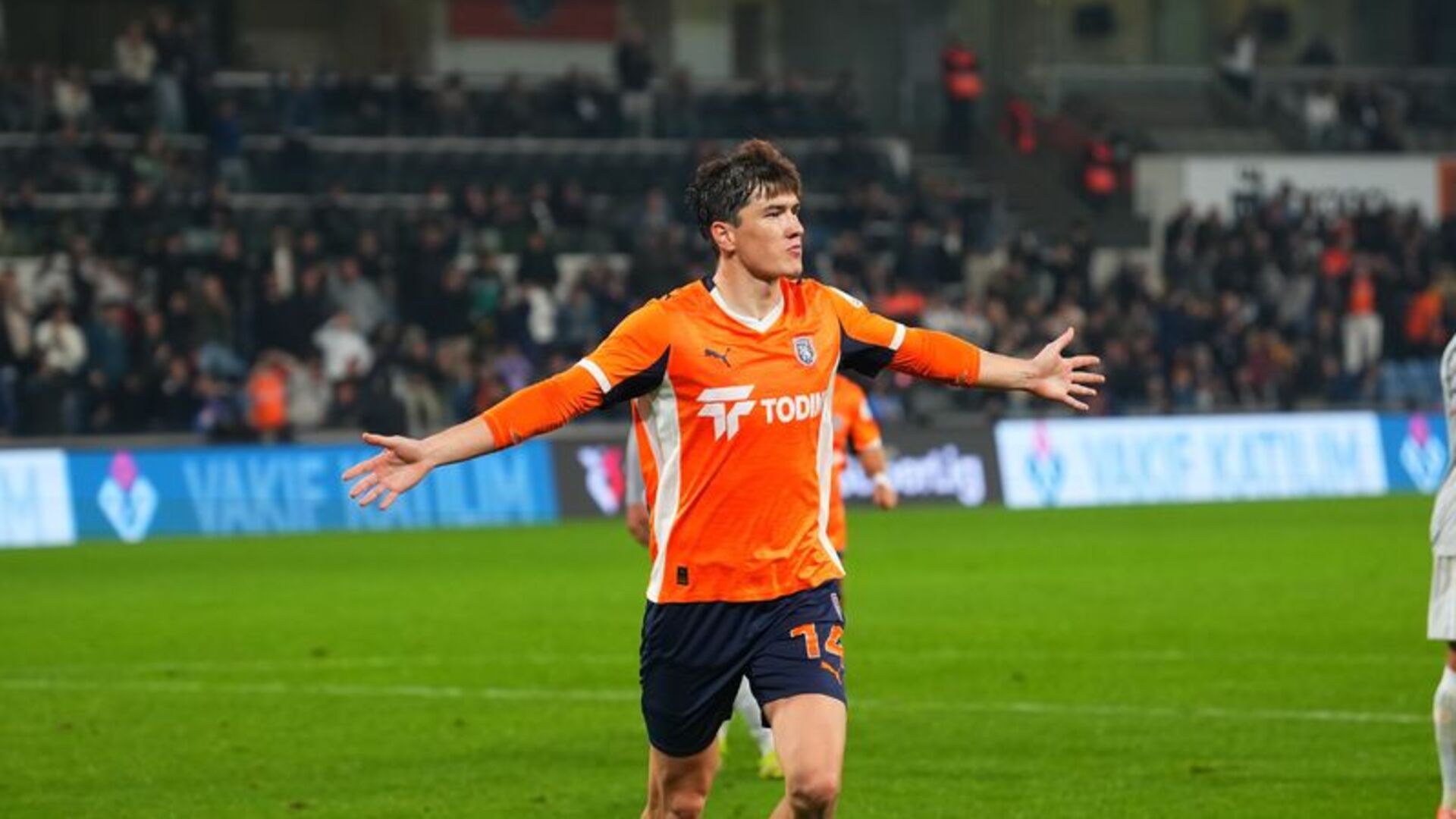 Eldor Shomurodov'dan Golcü Patlaması! Süper Lig'de Krallık Yarısında Zirveye Ortak Oldu