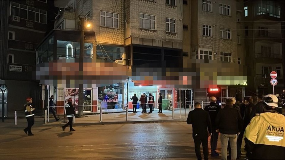 Gebze'de bir binada çatırtı sesleri