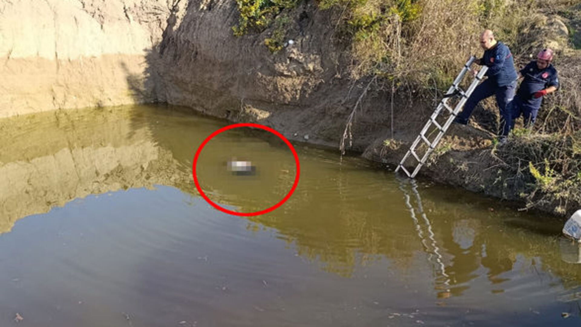 Cansız bedeni su dolu çukurdan çıktı! | Son dakika haberleri