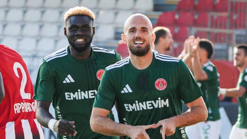 Ümraniyespor tek attı üç aldı!