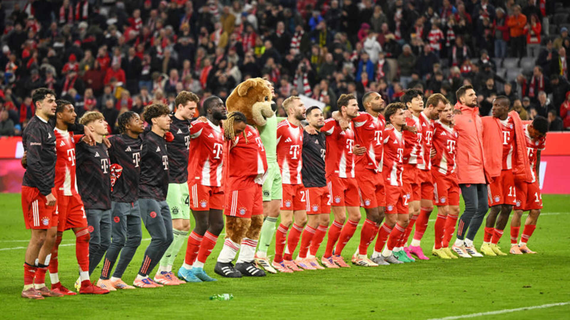 Bayern Münih, Leverkusen'i 3-0 Yendi: Bundesliga'da Şok Etkisi!