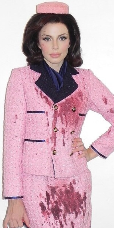 Kanlı suikast elbisesine tepki