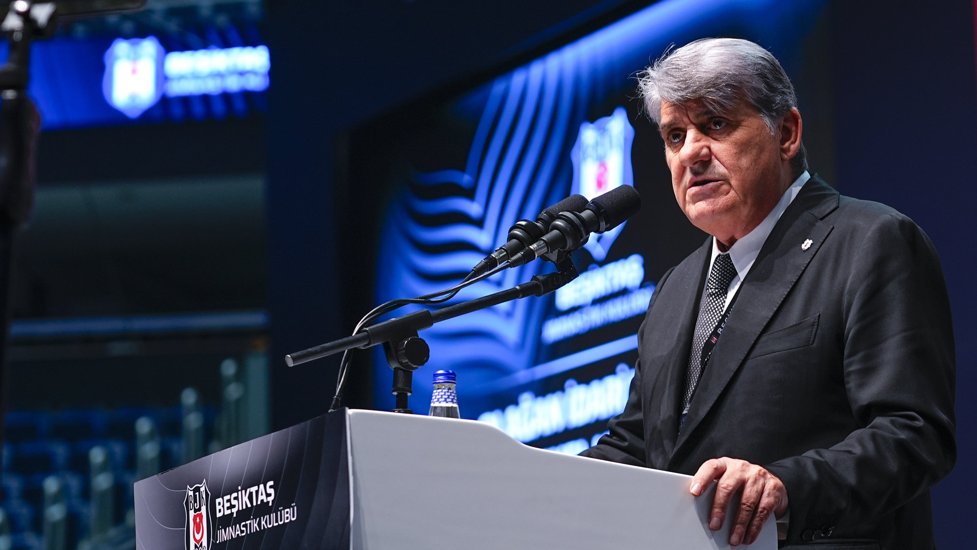 Serdal Adalı: "Başkaları gibi kaçıp gitmeyeceğim" …