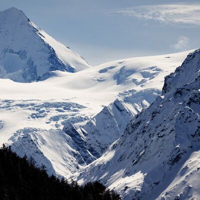 Alp Dağları'nda çığ düştü: 5 ölü