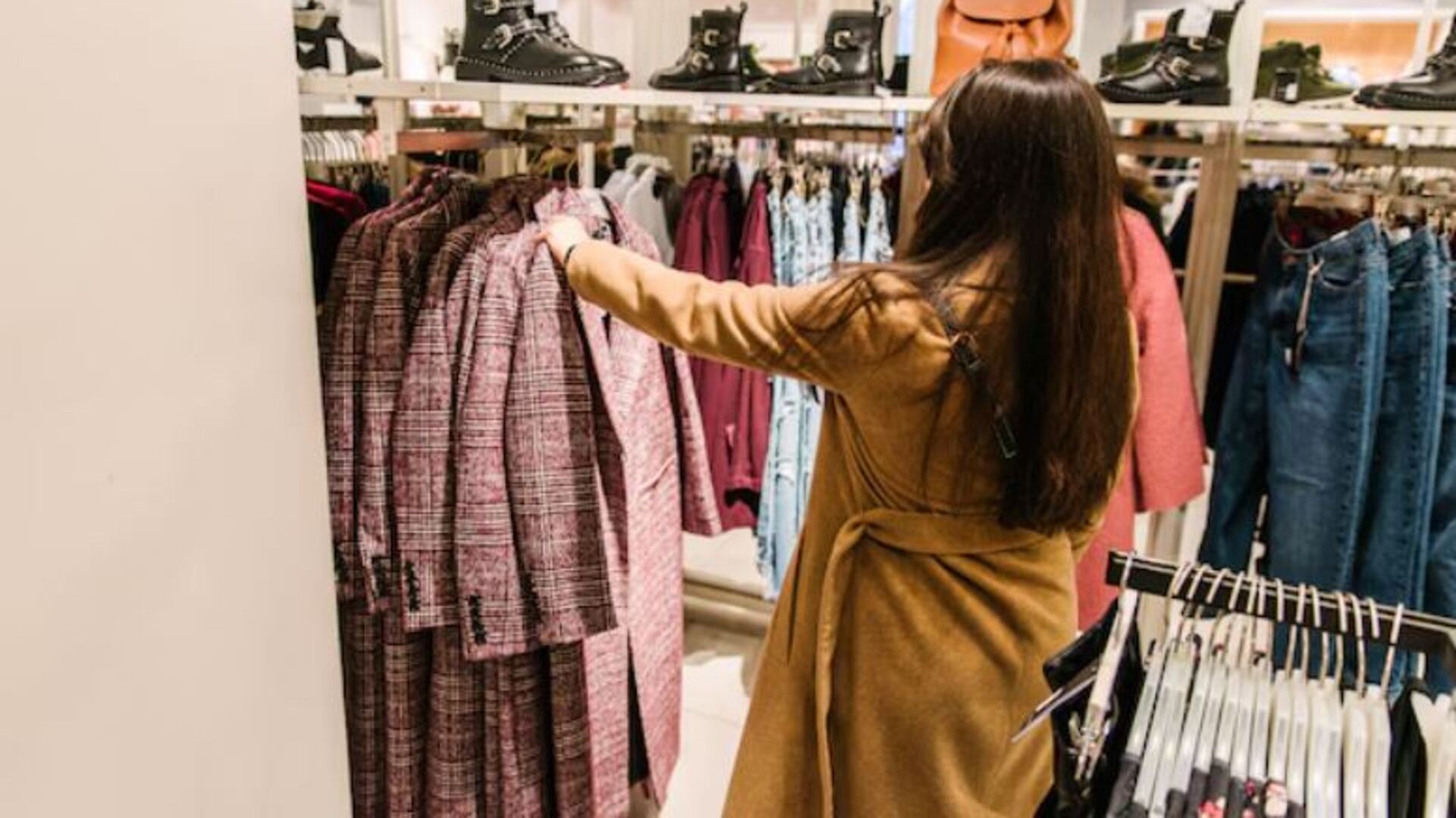 İstanbul'da Kadınların Cebini Yakan Zam! En Çok Artış Hangi Kabanda?