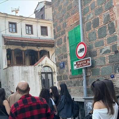 İzmir'in sokakları yapay zekayla tabloya dönüştürüldü