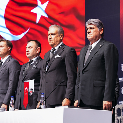 Beşiktaş'ta başkan Serdal Adalı ibra edildi!