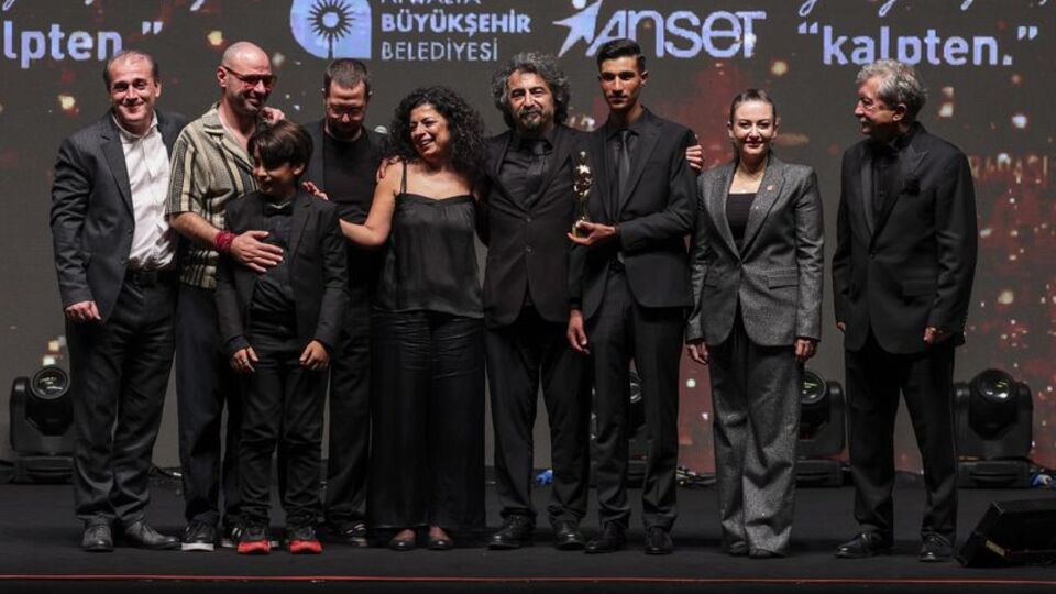 Tavşan İmparatorluğu'na 7 Altın Portakal