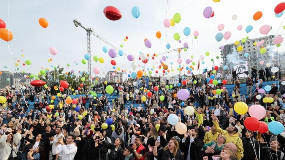 Lösemiyi yendi, balonlar uçuştu