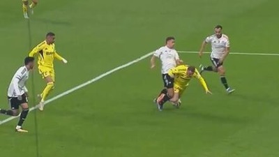 Fenerbahçe derbide penaltı bekledi!