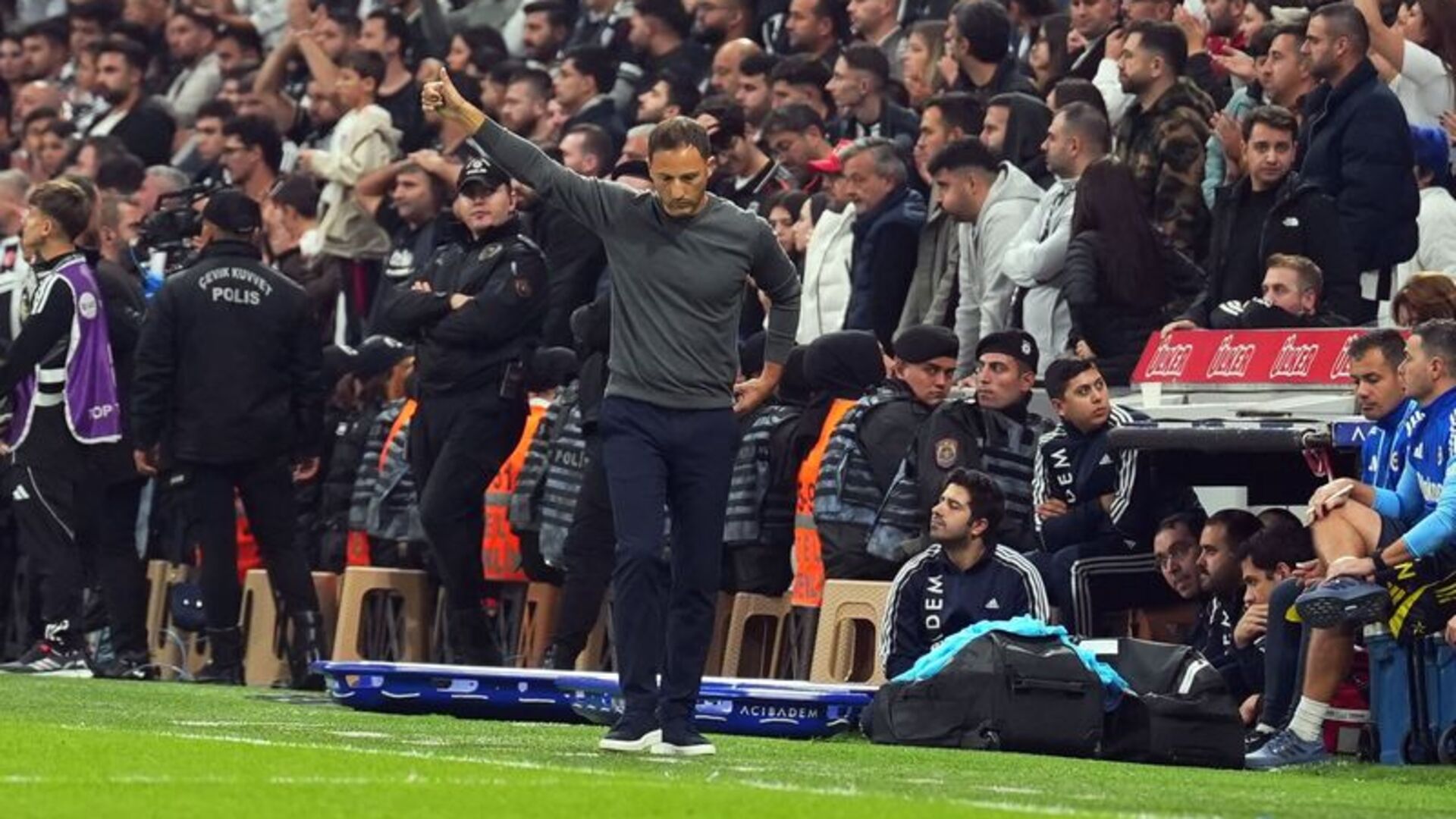Derbi Sonrası Gerginlik Tırmanışta: Taraftar Grupları Arasında Sıcak Dakikalar!