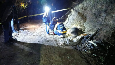 Traktörünün yanında ölü bulundu