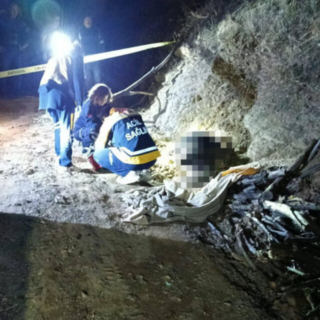 Traktörünün yanında ölü bulundu