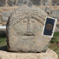 Dünyada ilk olarak kabul ediliyor... 'Emojili' asker mezar taşı!