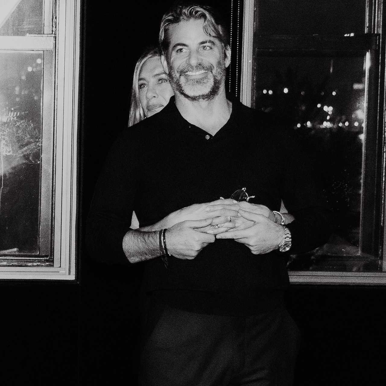 Yeni aşkını resmen ilan etti