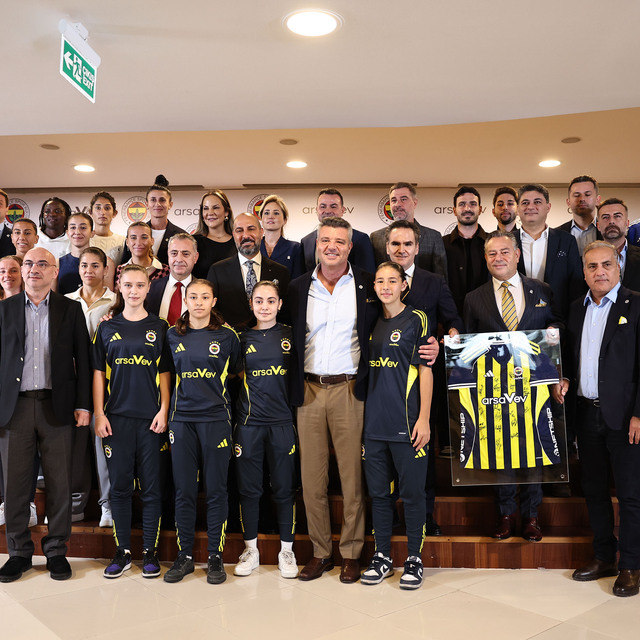 Fenerbahçe Kadın Futbol Takımı'na yeni sponsor!