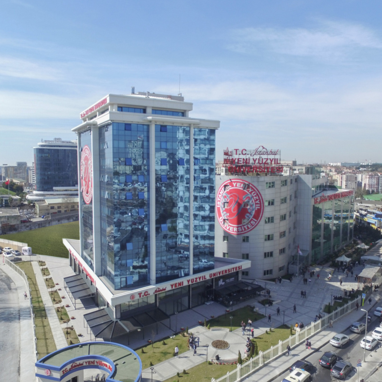 Yeni Yüzyıl Üniversitesi nerede?