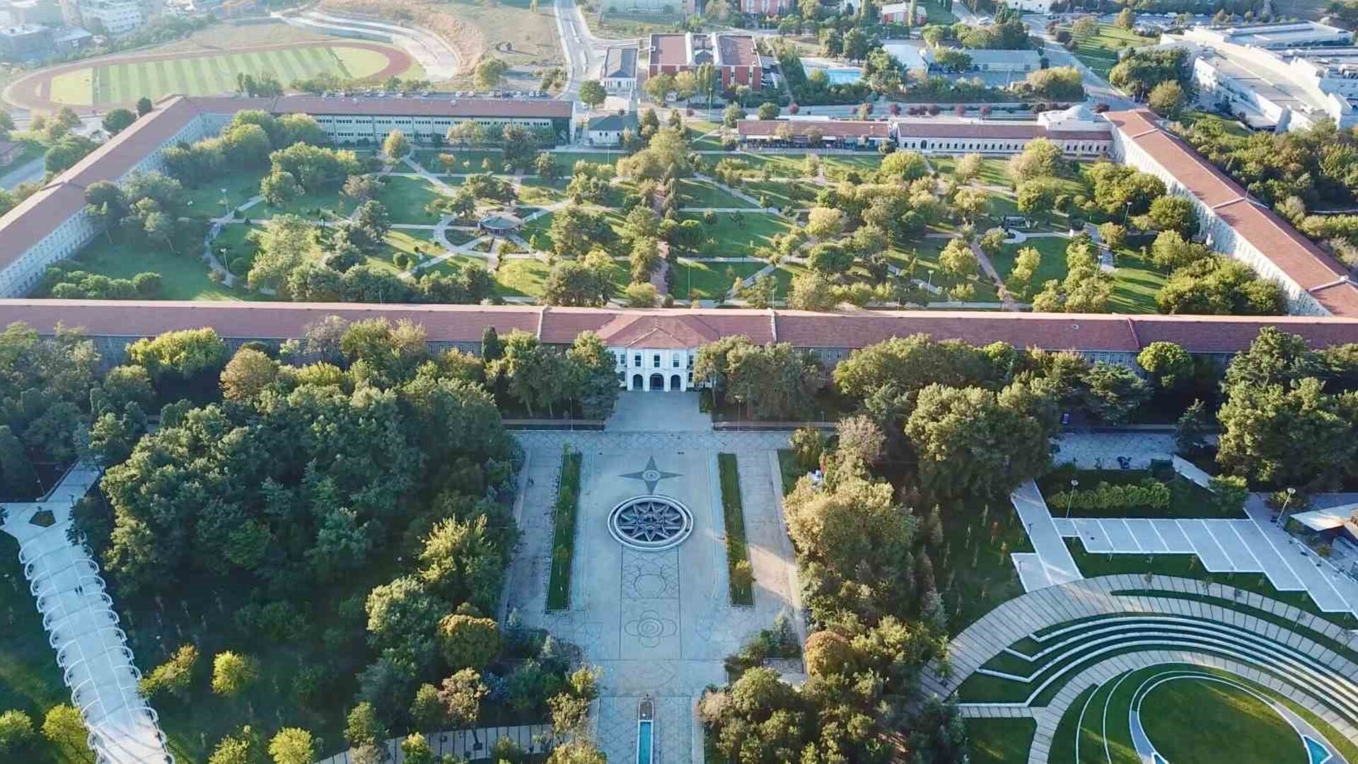 Yıldız Teknik Üniversitesi Hangi Şehirde? İşte İstanbul'un Kalbinde Bir Eğitim Yıldızı!