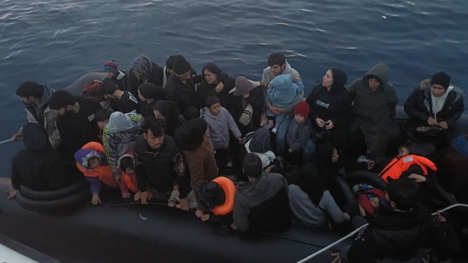 Çanakkale'de 42 düzensiz göçmen yakalandı